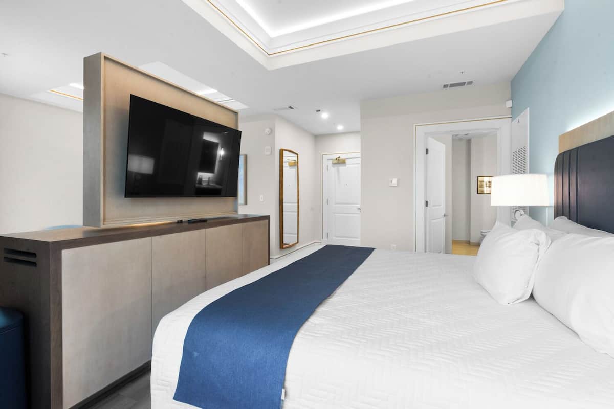 Tallelokero huoneessa, ilmainen Wi-Fi, vuodevaatteet