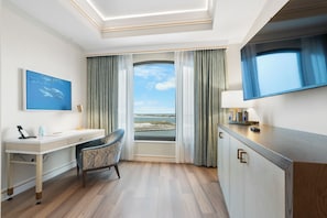 Water View 1 Queen | Caja de seguridad en la habitación, wifi gratis y ropa de cama 