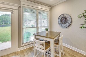 Dining - Tranquil Views: Riverfront Retreat in Hot Springs! (Hot Springs)