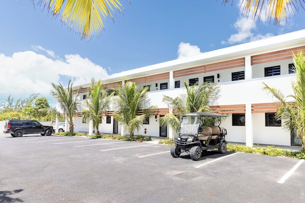 المنطقة المحيطة بالمنشأة