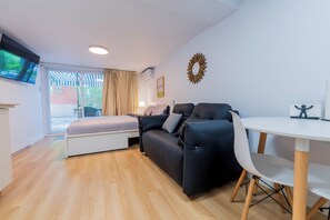 1 chambre, fer et planche à repasser, Wi-Fi gratuit, draps fournis