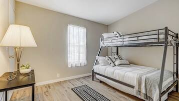 5 chambres, fer et planche Ă repasser, Wi-Fi, draps fournis