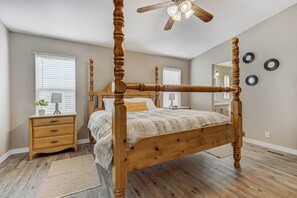 5 bedrooms, iron/ironing board, WiFi, bed sheets