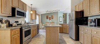 House near Hot Springs with HOT Tub! In Buena Vista, CO