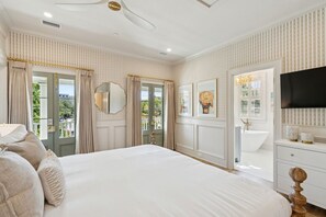 4 Schlafzimmer, Schreibtisch, Bügeleisen/Bügelbrett, WLAN