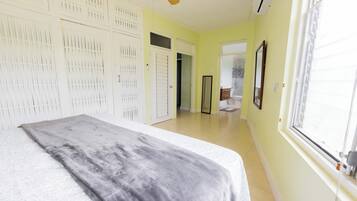 2 chambres, fer et planche à repasser, Wi-Fi gratuit, draps fournis