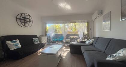 Studio 200m from Frejus beaches