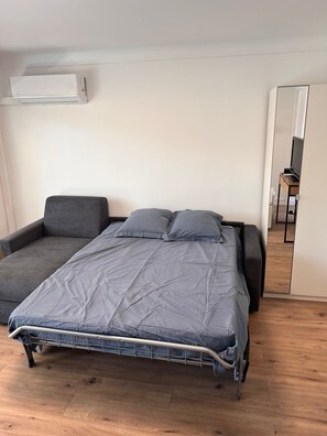 1 bedroom, iron/ironing board, WiFi, bed sheets - Studio 200m from Frejus beaches (Fréjus)