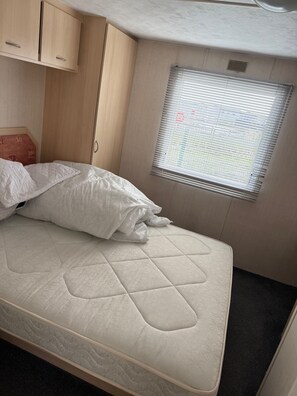 2 habitaciones, wifi gratis y ropa de cama