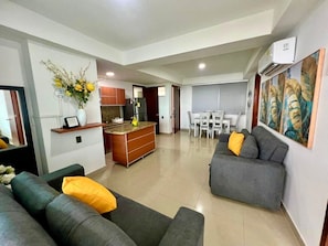 Smart TV - Wake up to the sea breeze. Beachfront apartment (Cartagena de Indias)