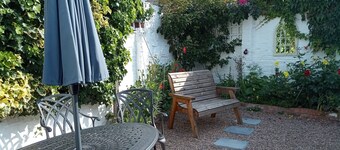 Pankhurst Cottage, sleeps up to 4, Pet friendly, Discount for 7 Night Stays!