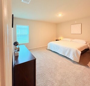 3 bedrooms, iron/ironing board, WiFi, bed sheets