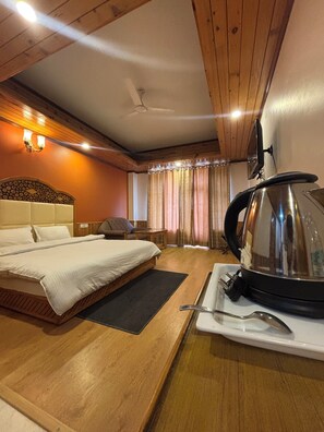 Chambre Double Deluxe, vue montagne | Espace de travail pour ordinateur portable, Wi-Fi gratuit