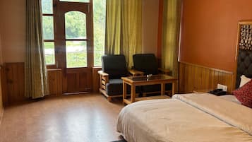 Habitación doble de lujo, vista a la montaña | Sábanas de algodón egipcio, ropa de cama de alta calidad y edredón