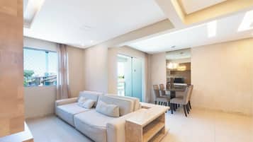 Basic Apartment | Living area