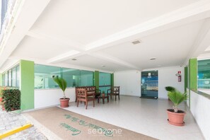 Basic Apartment - Apt. w/ Balcony 500m From the Beach Rei0206 (Salvador)