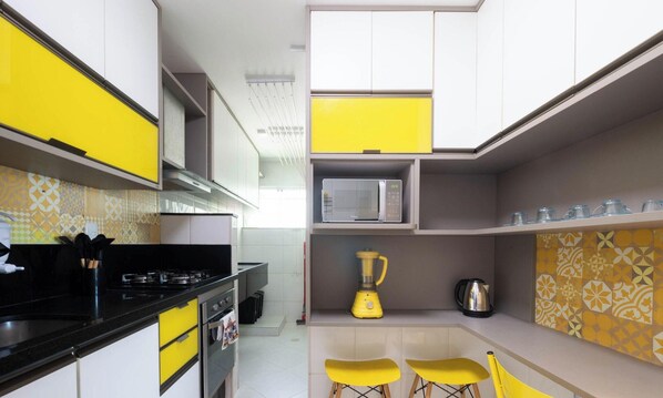 Basic Apartment | Private kitchen - Apt. w/ Balcony 500m From the Beach Rei0206 (Salvador)