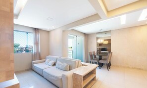 Basic Apartment - Apt. w/ Balcony 500m From the Beach Rei0206 (Salvador)