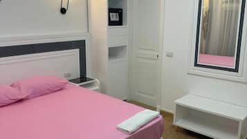 2 soverom, strykejern/-brett, internettilgang og sengetøy