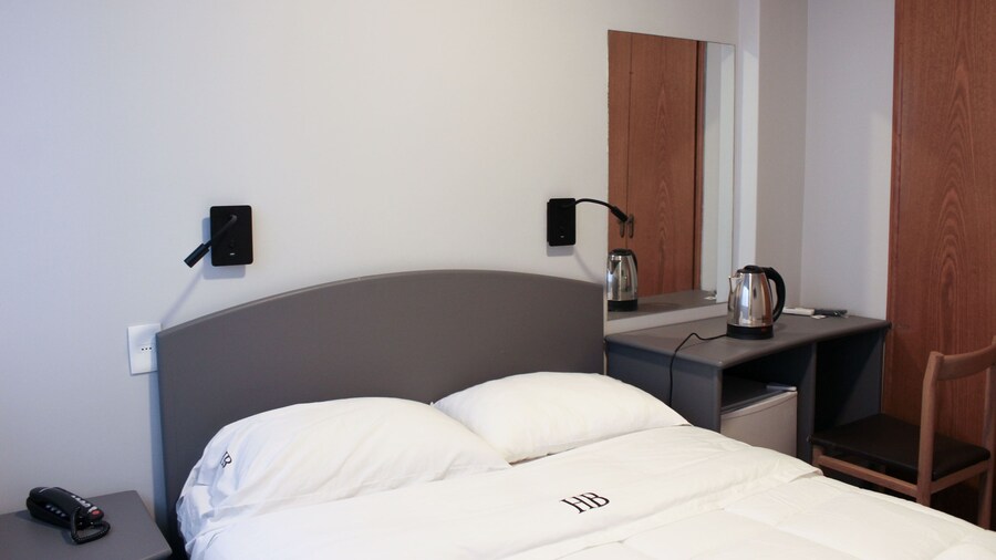 Balfers Hotel
