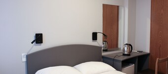 Balfers Hotel
