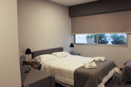 In-room safe, desk, free WiFi. Balfers Hotel