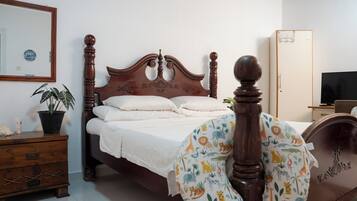 3 habitaciones, tabla de planchar con plancha, wifi y ropa de cama