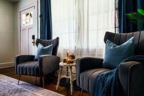 Interior - 4BR • King Suites • Fun Kids Room • Walk Everywhere (Charlotte)