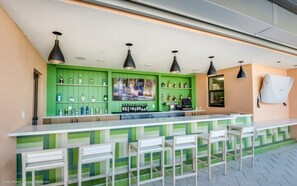 Bar (en la propiedad)