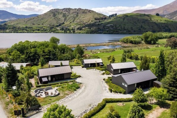 Exterior - The Cottages on Lake Hayes (Lake Hayes)