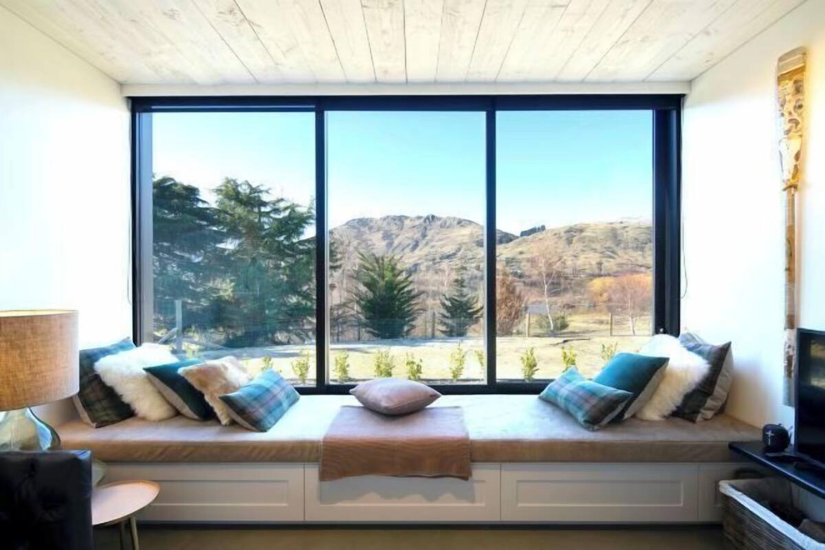 Soundproofing, cots/infant beds