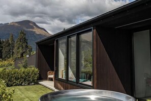 Cribs/infant beds - The Cottages on Lake Hayes (Lake Hayes)