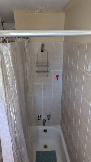 Hair dryer, towels, soap, toilet paper - 2nd Floor South Philly Apartment w/ a view of Stadiums. Quiet street w/ parking! (Philadelphia)