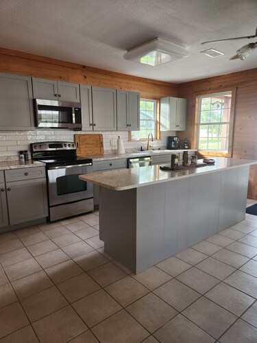 Soothing Farmhouse close to wedding venues in Whigham - 3 bedrooms available