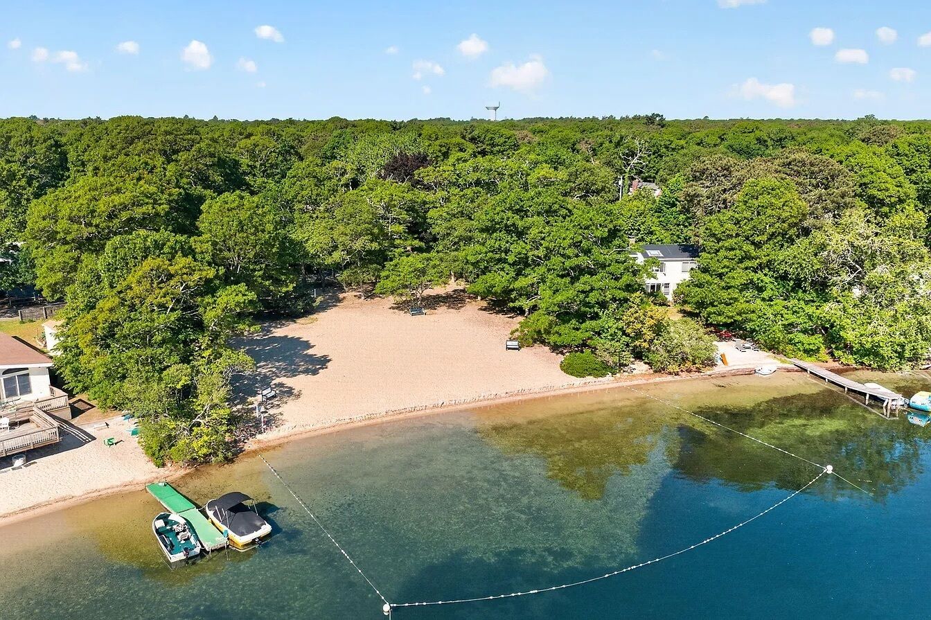 Sun-loungers, beach towels
