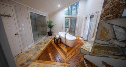 Sleep 30 Lakefront Wateree Compound in a Cove!