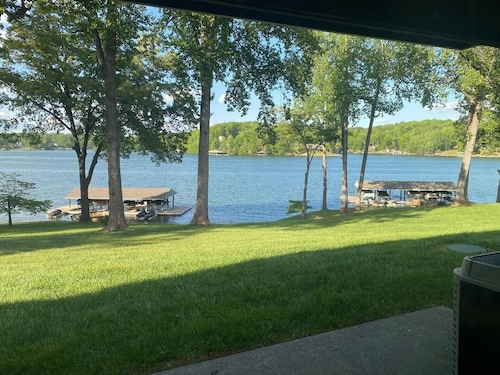 Lakefront! 2-bedroom townhome at Smith Mountain Lake