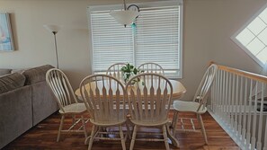 Dining - 3-bedroom townhome in beautiful North Wildwood with AC two blocks from the beach (North Wildwood)