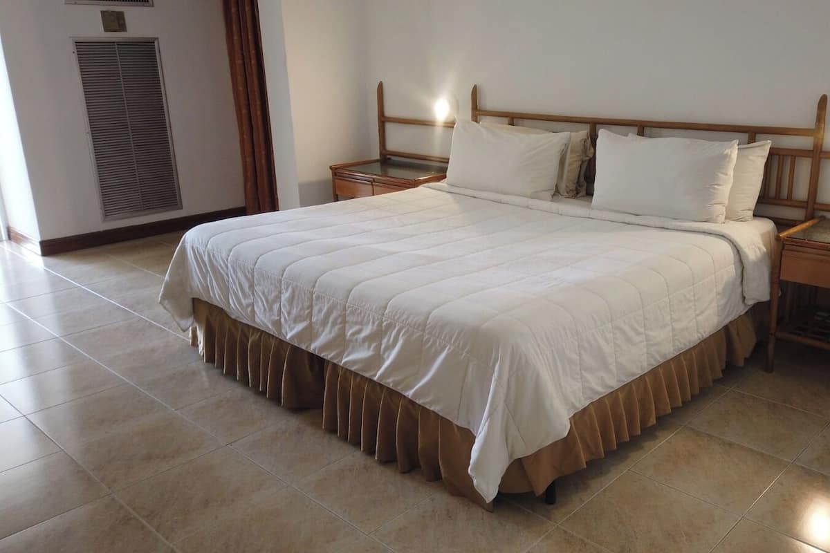 Chambre Standard | Coffre-fort, bureau, espace de travail pour ordinateurs portables