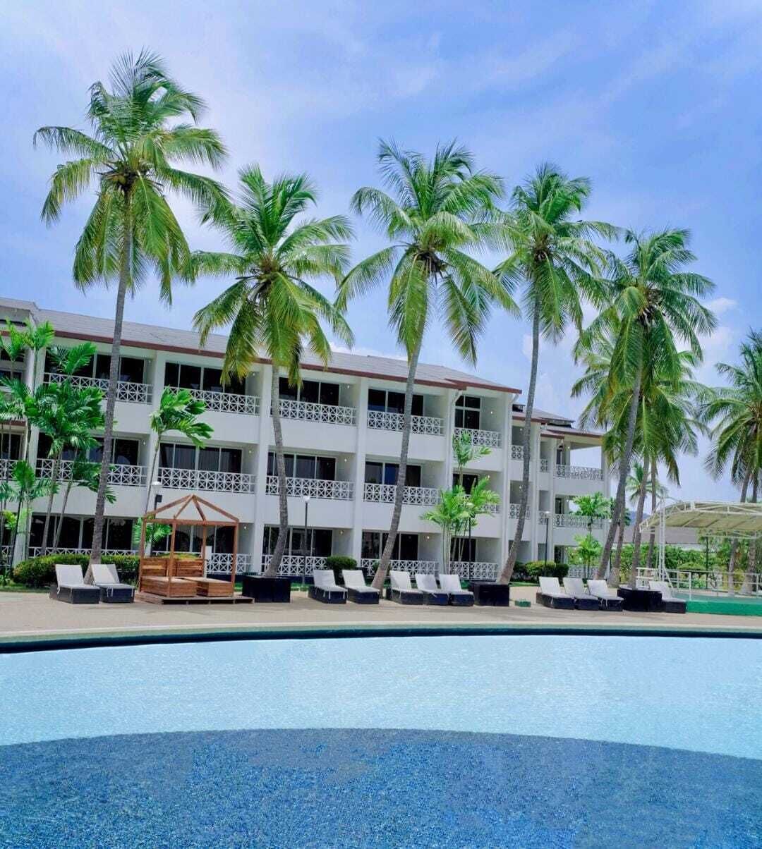 Außenpool, geöffnet von 09:00 Uhr bis 21:00 Uhr, Liegestühle