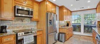 The Lakeview Getaway | Sleeps 14