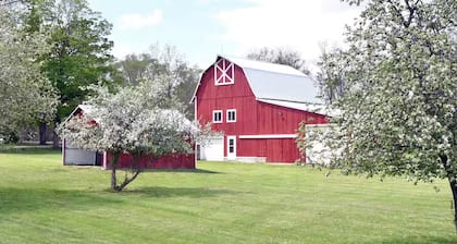 Updated 19th century farm house close to Lake Cayuga and Finger Lakes Wine Trail
