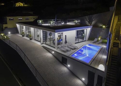 A&M House III - Luxury Holidays Home