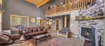 The Lost Creek Lodge - A Perfect Escape for Families, Reunions, and Friends.