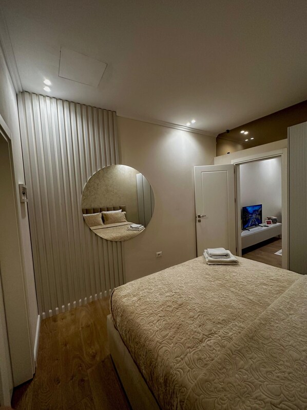 1 chambre, fer et planche à repasser, Wi-Fi, literie fournie