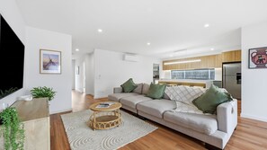 Smart TV - Inverloch Seaside Escape (Inverloch)