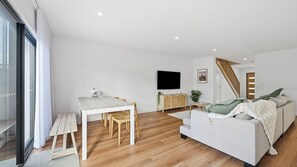 Smart TV - Inverloch Seaside Escape (Inverloch)