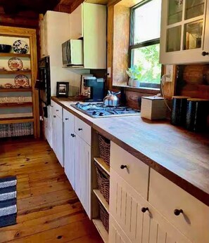 Microonde, forno, piano cottura, lavastoviglie