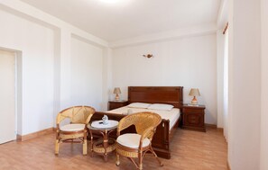 4 makuuhuonetta, ilmainen Wi-Fi