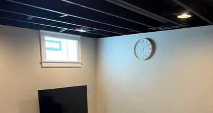 Charming 4-bedroom house with AC and fitness room in lovely Louisville